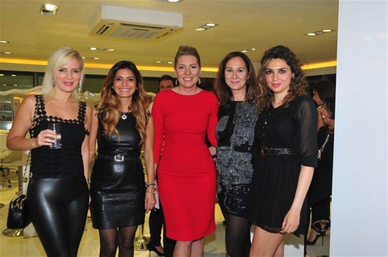 Ömür Gedik'ten iddialı tayt 