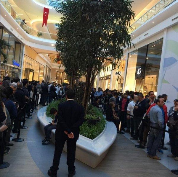 Türkiye'nin ikinci Apple Store'u açıldı