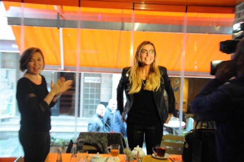 Hacı Sabancı'dan Özge Ulusoy'a Venedik sürprizi