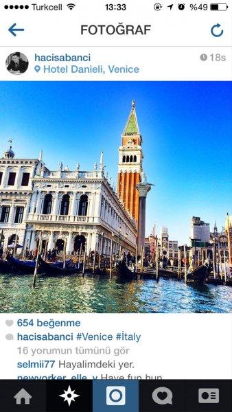 Hacı Sabancı'dan Özge Ulusoy'a Venedik sürprizi