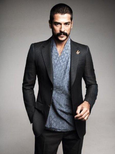 Ünlüler kazançlarını çeşitli sektörlerde değerlendiriyor 