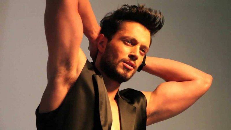 Murat Boz 50 yıl sonraya gitti