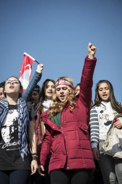 On binler Anıtkabir'e akın etti