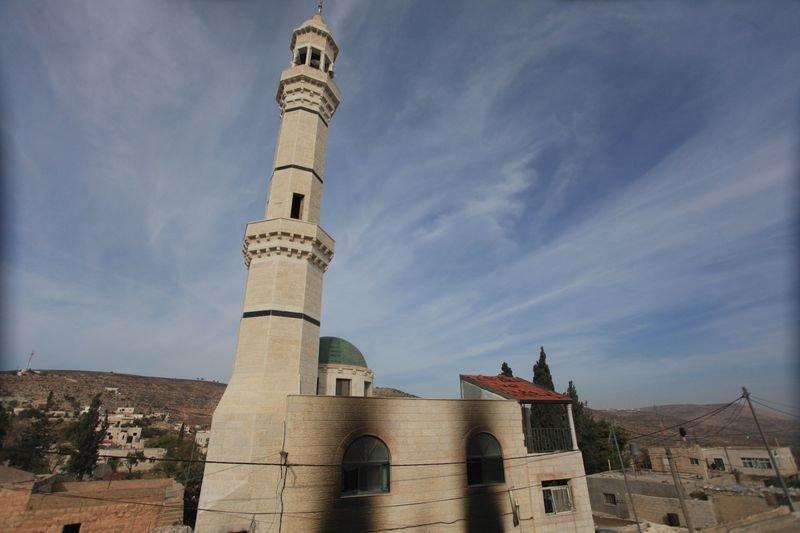 Yahudi yerleşimciler Batı Şeria'da cami yaktı