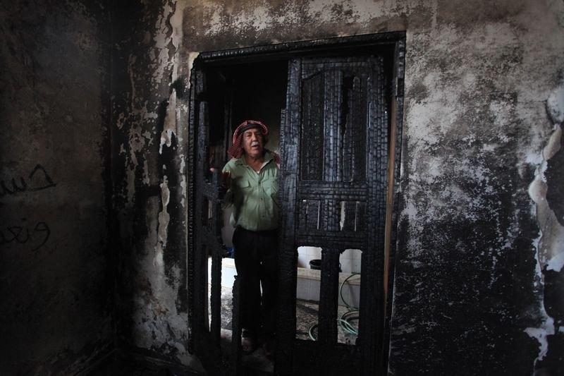 Yahudi yerleşimciler Batı Şeria'da cami yaktı