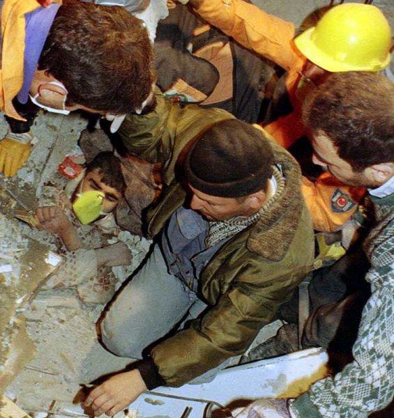 Düzce Depremi'nin üstünden 15 yıl geçti