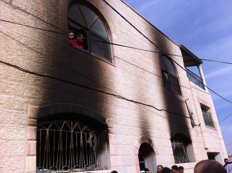 Yahudi yerleşimciler Batı Şeria'da cami yaktı