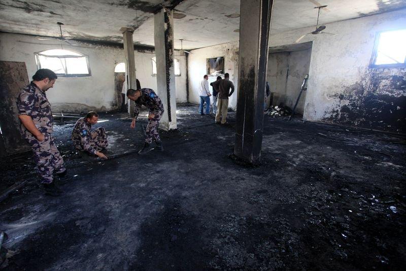 Yahudi yerleşimciler Batı Şeria'da cami yaktı