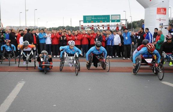 36. Vodafone İstanbul Maratonu'ndan ilginç kareler