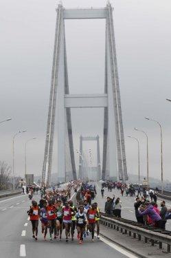 36. Vodafone İstanbul Maratonu'ndan ilginç kareler