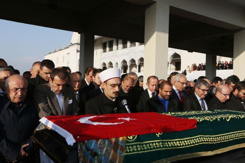 Oktay Vural eşini son yolculuğuna uğurladı - Resim 13