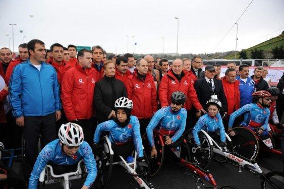 36. Vodafone İstanbul Maratonu'ndan ilginç kareler