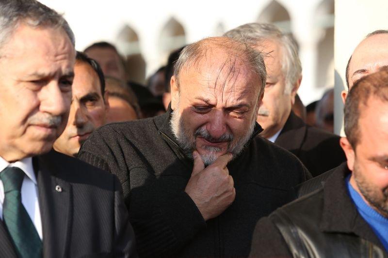 Oktay Vural eşini son yolculuğuna uğurladı - Resim 5