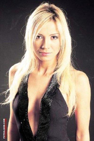 Yarışmaların değişmeyen sunucusu Öykü Serter