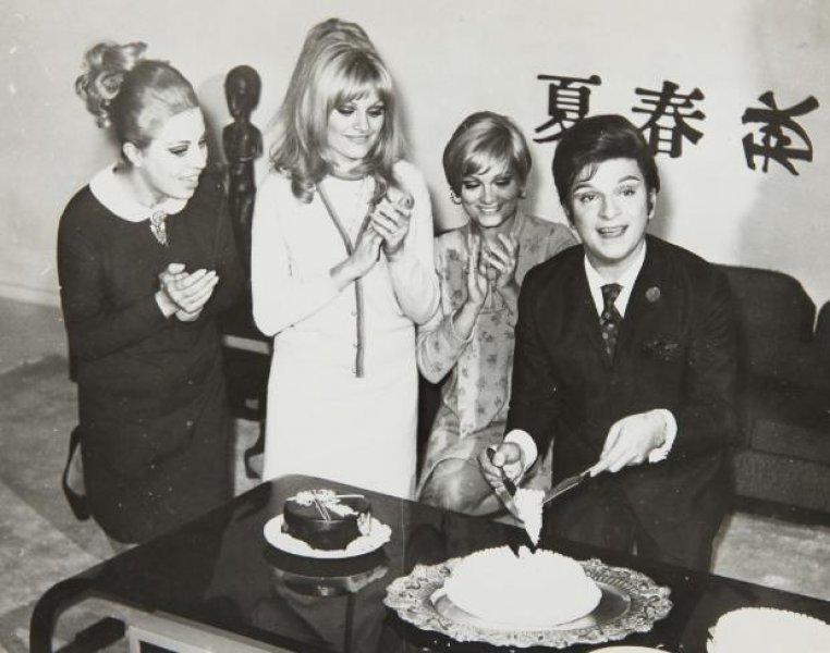 Zeki Müren sergisi açıldı