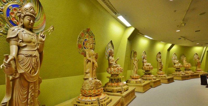 Dev heykellerin görünmeyen yüzü 