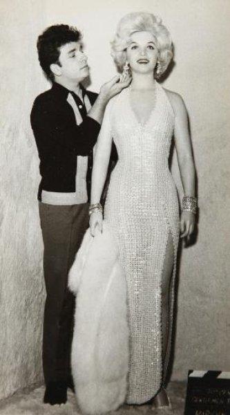 Zeki Müren sergisi açıldı