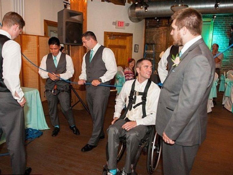 Belden aşağısı felç olan damattan geline güzel sürpriz