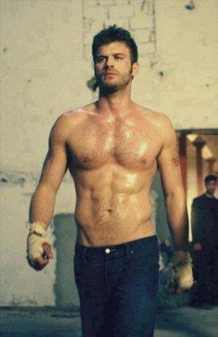 Kıvanç Tatlıtuğ Fransız sinema seyircisiyle buluşacak