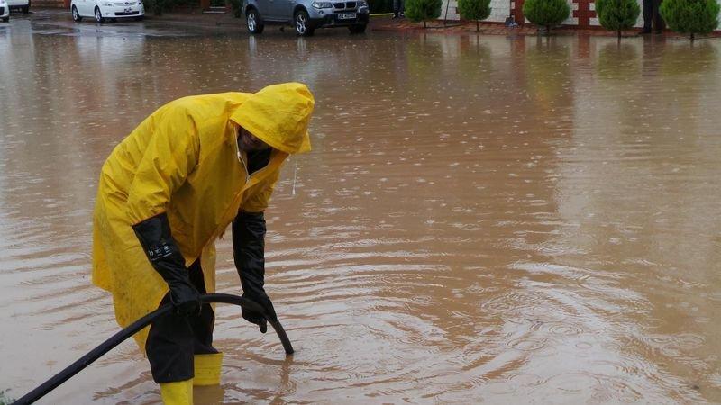 Ordu'da sel hayatı felç etti