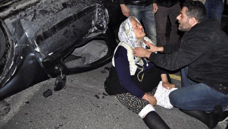 D-100'de çarpışan araçlar metrobüs yoluna girdi - Resim 12