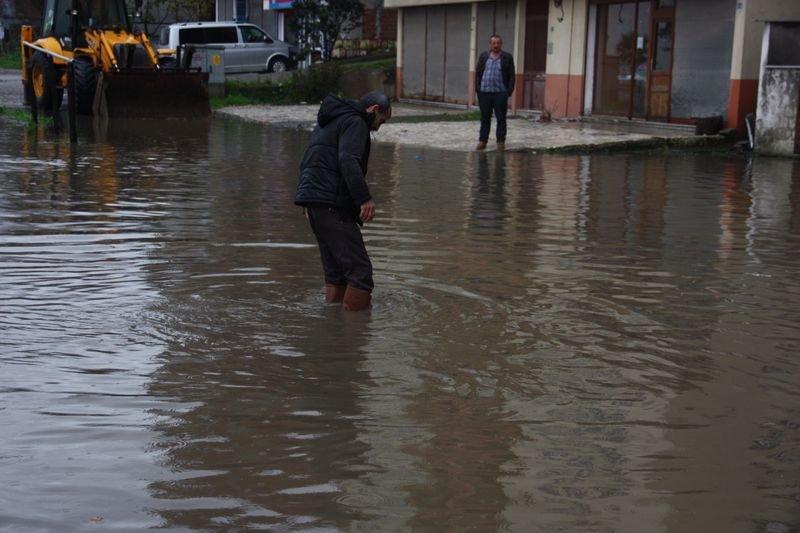 Ordu'da sel hayatı felç etti