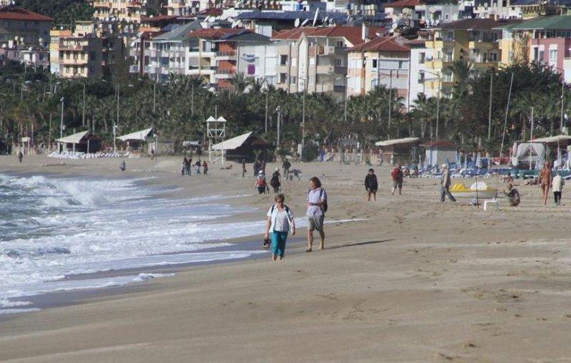 Antalya’da iki mevsim bir arada yaşanıyor