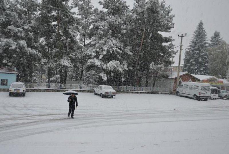 Antalya’da iki mevsim bir arada yaşanıyor