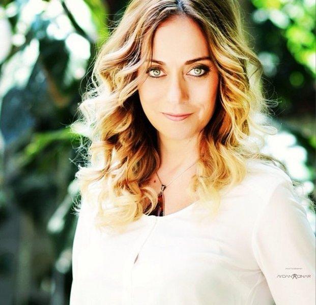 Itır Esen'in yıllara meydan okuyan güzelliği 