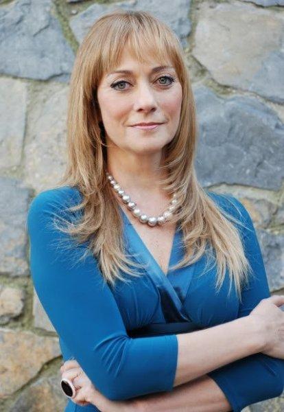 Itır Esen'in yıllara meydan okuyan güzelliği 