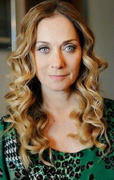 Itır Esen'in yıllara meydan okuyan güzelliği 