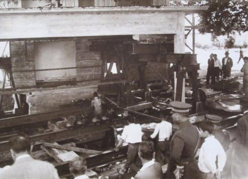 Atatürk Yalova'daki ağacın kesilmesini engellemişti