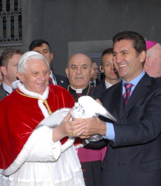 Emir Sarıgül Papa'yla buluştu