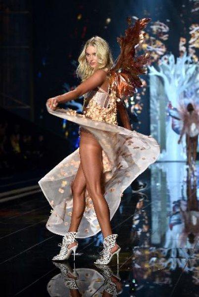 Victoria’s Secret melekleri nefesleri kesti