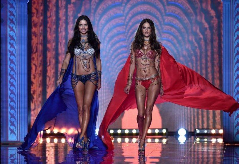 Victoria’s Secret melekleri nefesleri kesti