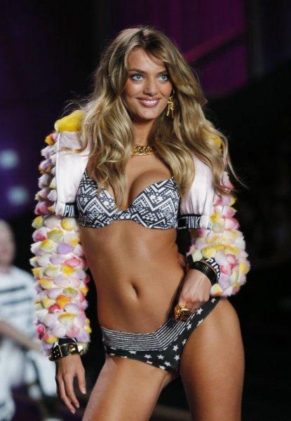 Victoria's Secret defilesi Londra'da yapıldı