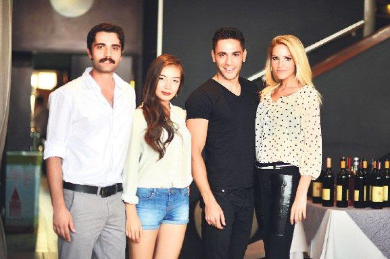 Kadir Doğulu ile Neslihan Atagül magazincilere sinirlendi