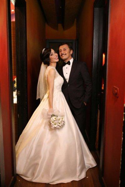 Güldür Güldür oyuncusu Ayşegül Akdemir evlendi