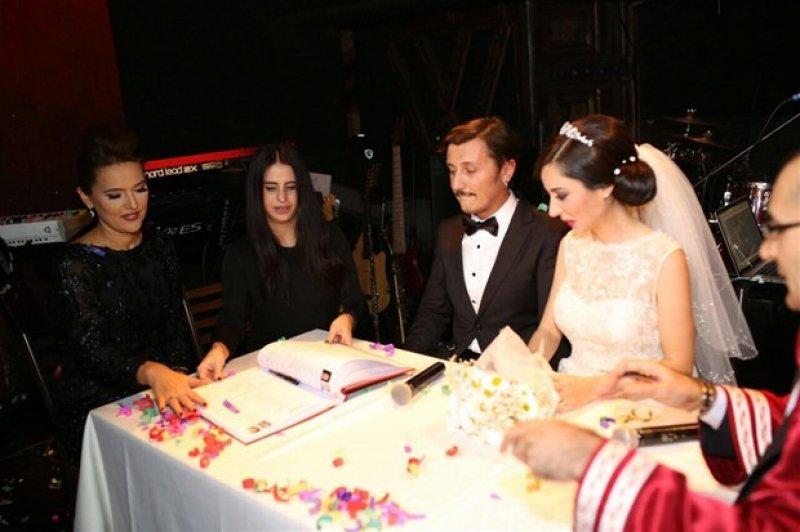 Güldür Güldür oyuncusu Ayşegül Akdemir evlendi