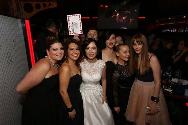 Güldür Güldür oyuncusu Ayşegül Akdemir evlendi