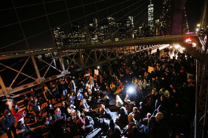 Polise takipsizlik kararı ABD'lileri sokağa döktü