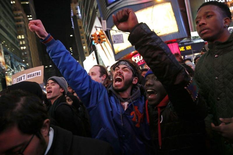 Polise takipsizlik kararı ABD'lileri sokağa döktü