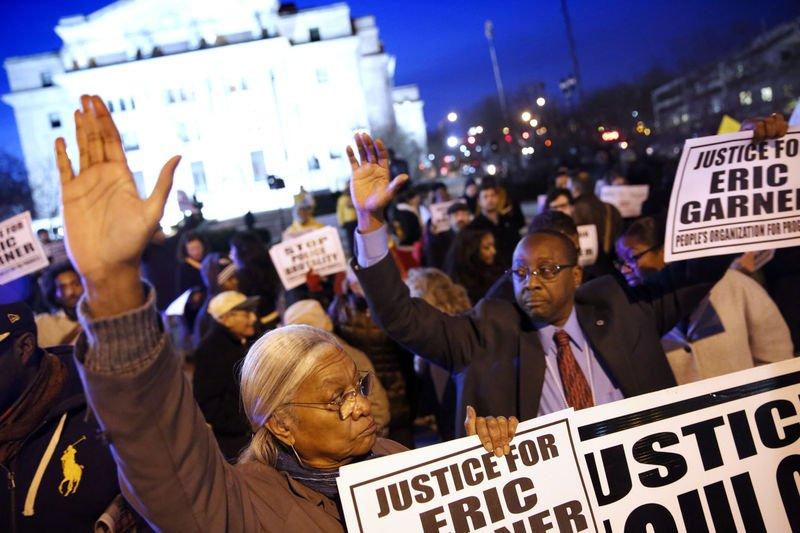 Polise takipsizlik kararı ABD'lileri sokağa döktü