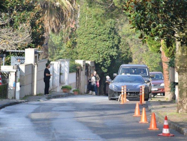 Cem Yılmaz yeni aşkı Ayşe Hatun Önal ile görüntülendi