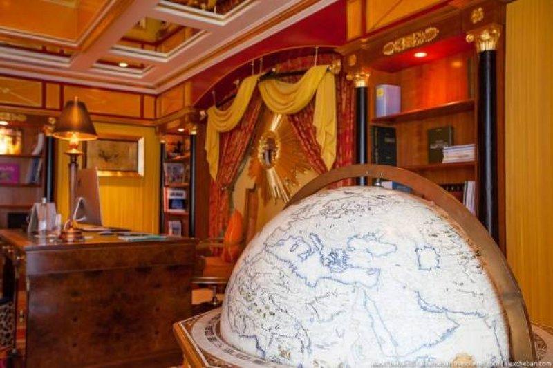 7 Yıldızlı Burj Al Arab'ın içini gören hayran kalıyor 