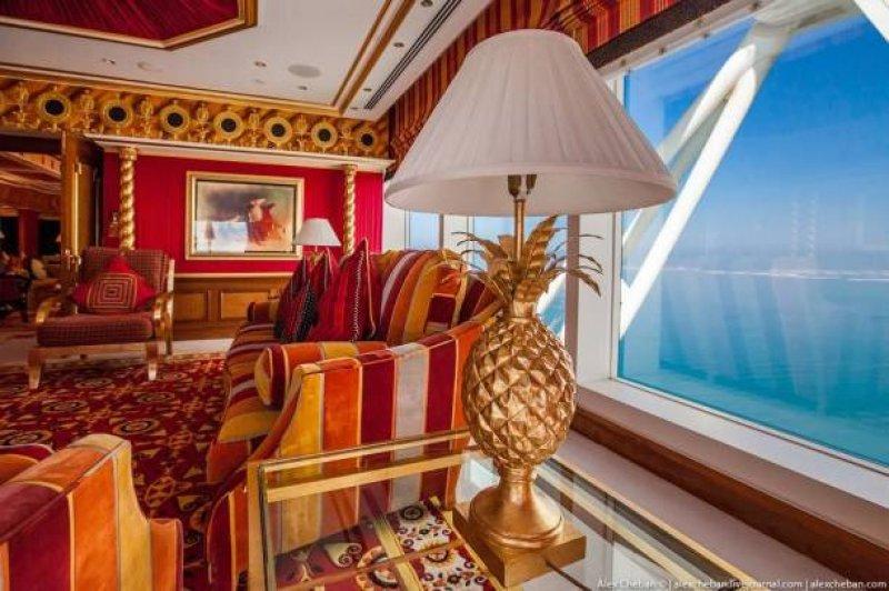 7 Yıldızlı Burj Al Arab'ın içini gören hayran kalıyor 