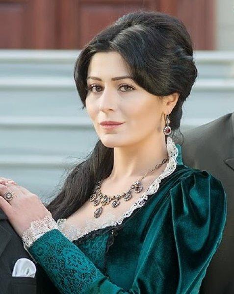 Deniz Çakır'ın yeni dizisinin çekimleri durduruldu