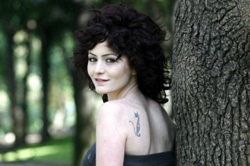 Deniz Çakır'ın yeni dizisinin çekimleri durduruldu