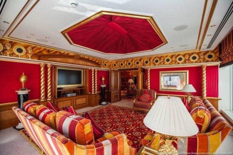 7 Yıldızlı Burj Al Arab'ın içini gören hayran kalıyor 