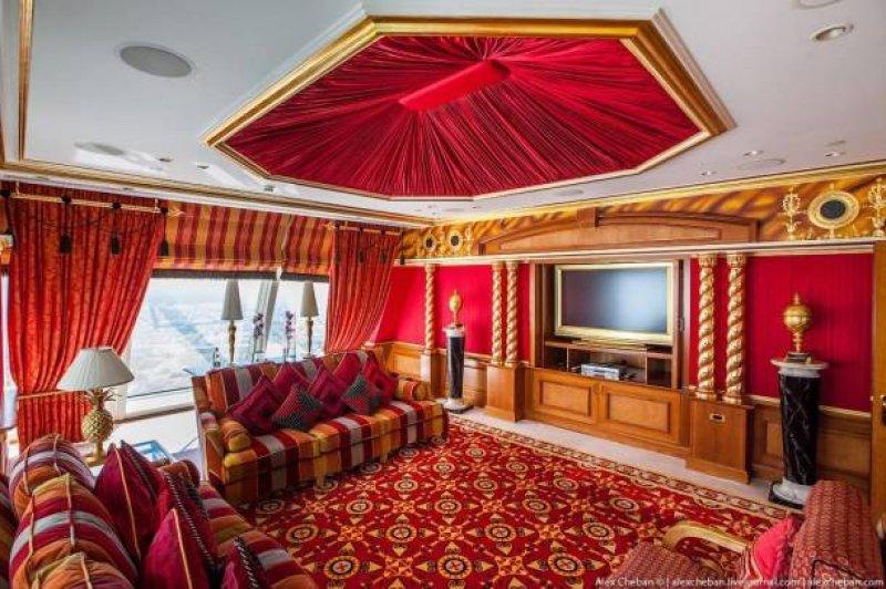 7 Yıldızlı Burj Al Arab'ın içini gören hayran kalıyor 